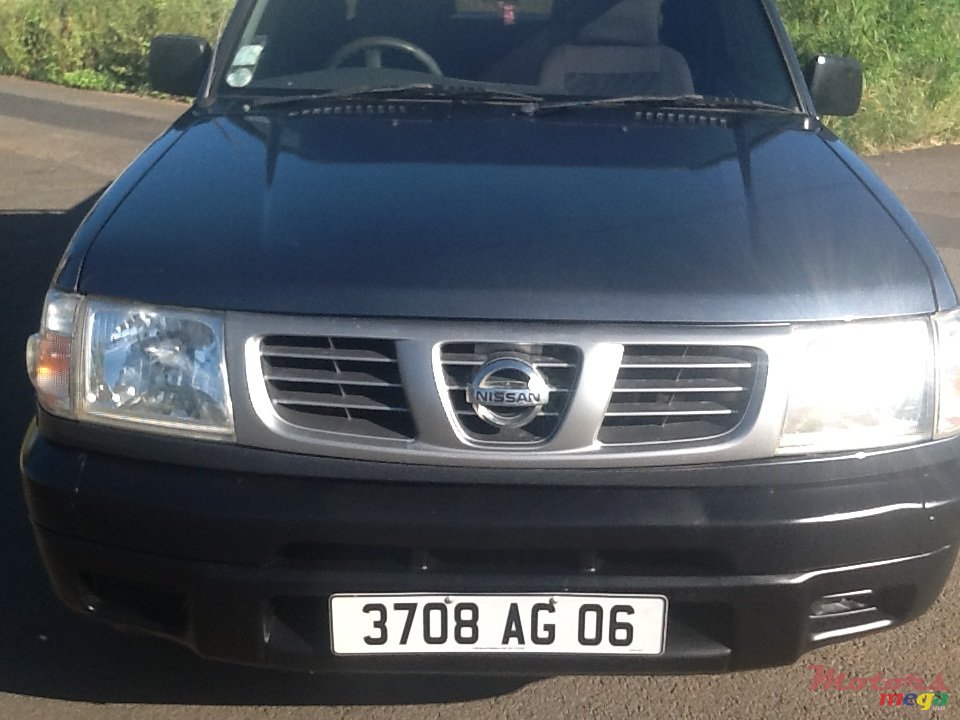 2006' Nissan Hardbody photo #3