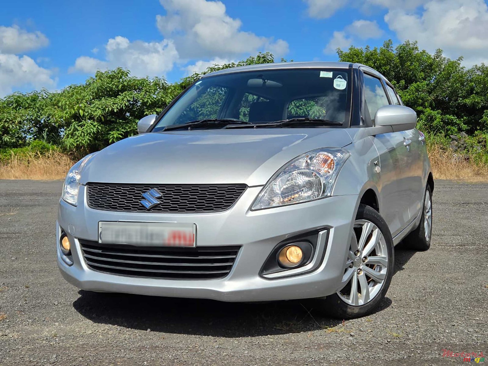 2014' Suzuki Swift 1.4 GLX photo #1