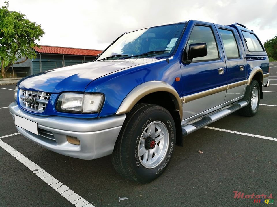 1999' Isuzu Double Cab 4x4 photo #5
