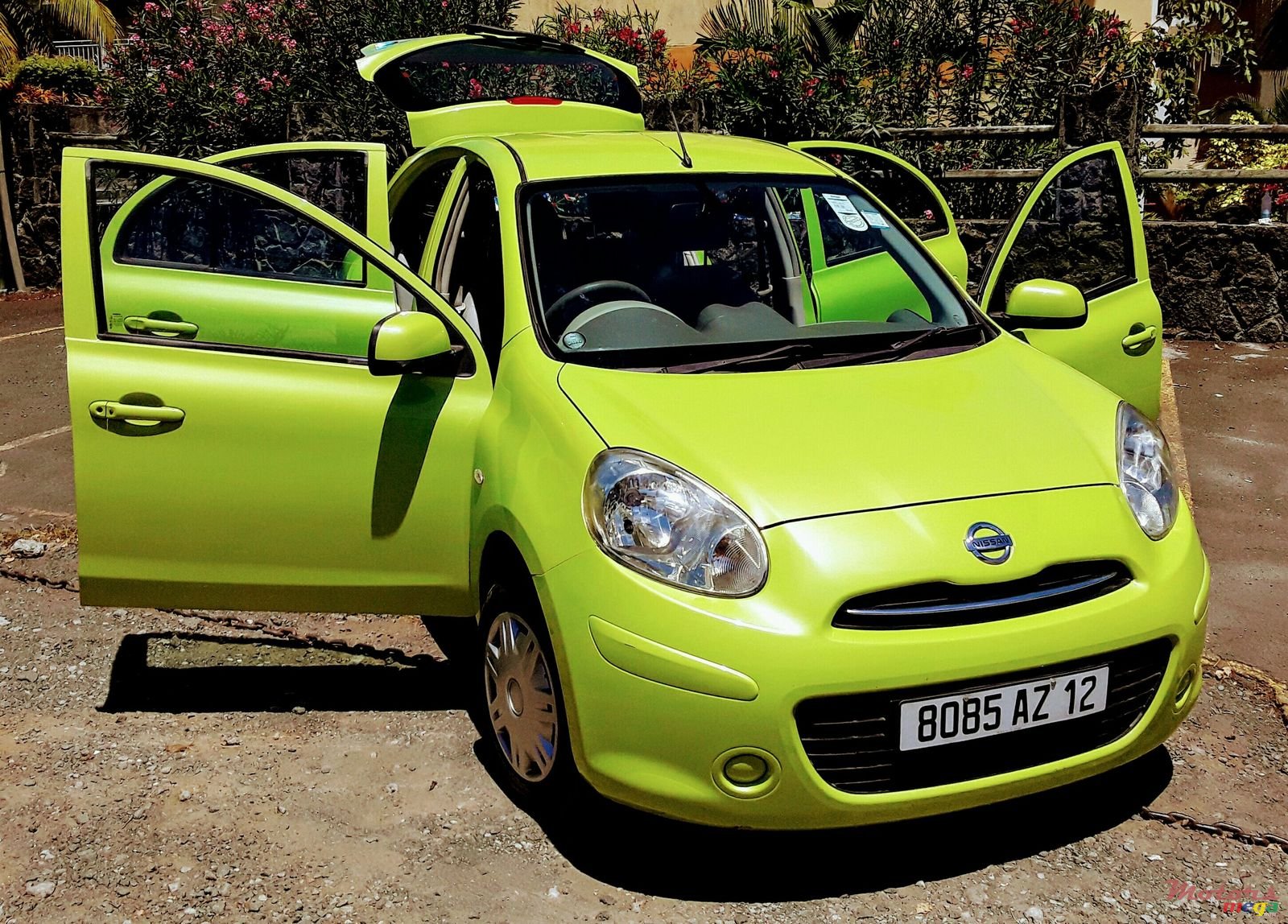 2012' Nissan photo #1