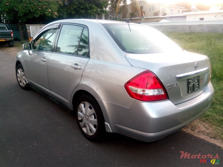 2005' Nissan Tiida Latio photo #4