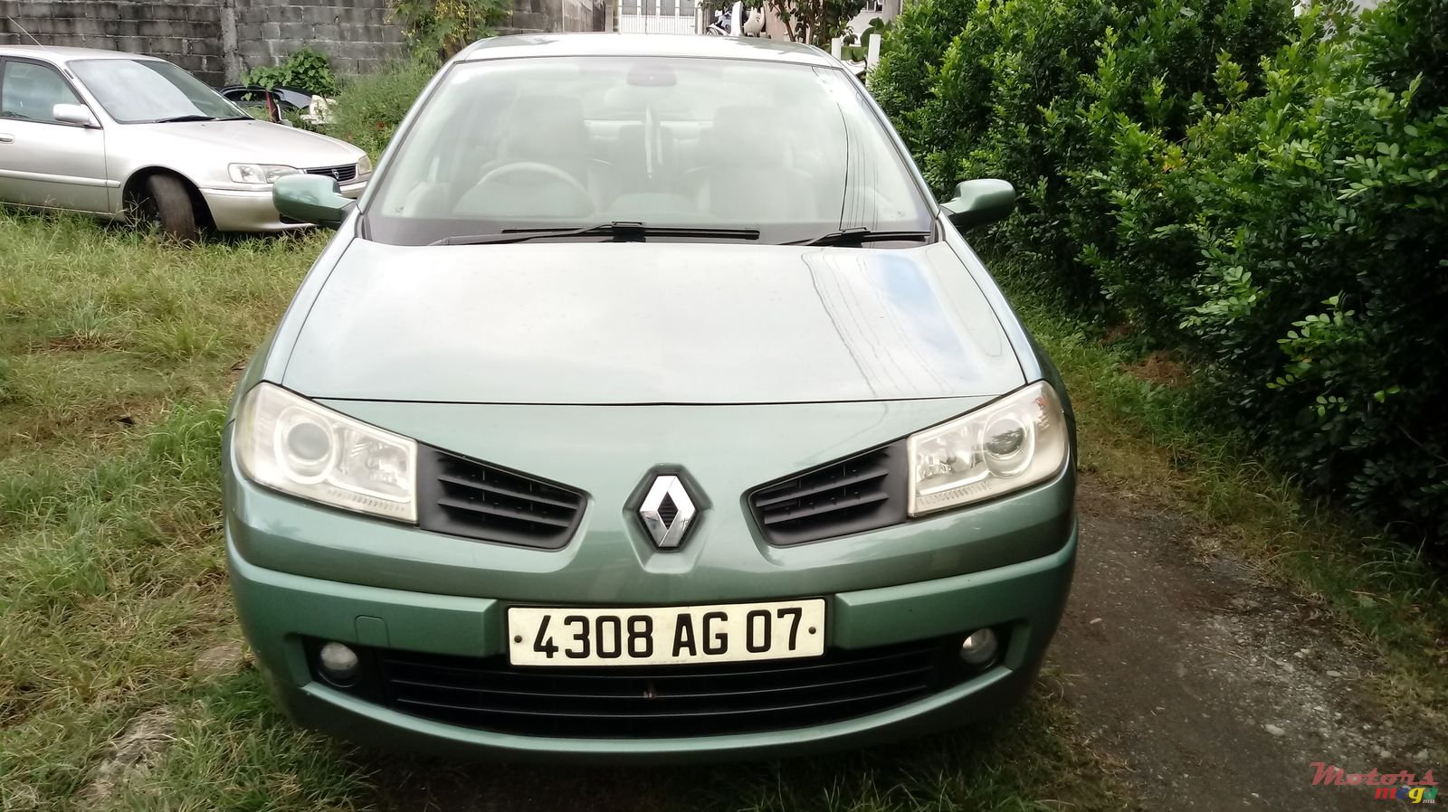 2007' Renault Megane photo #1