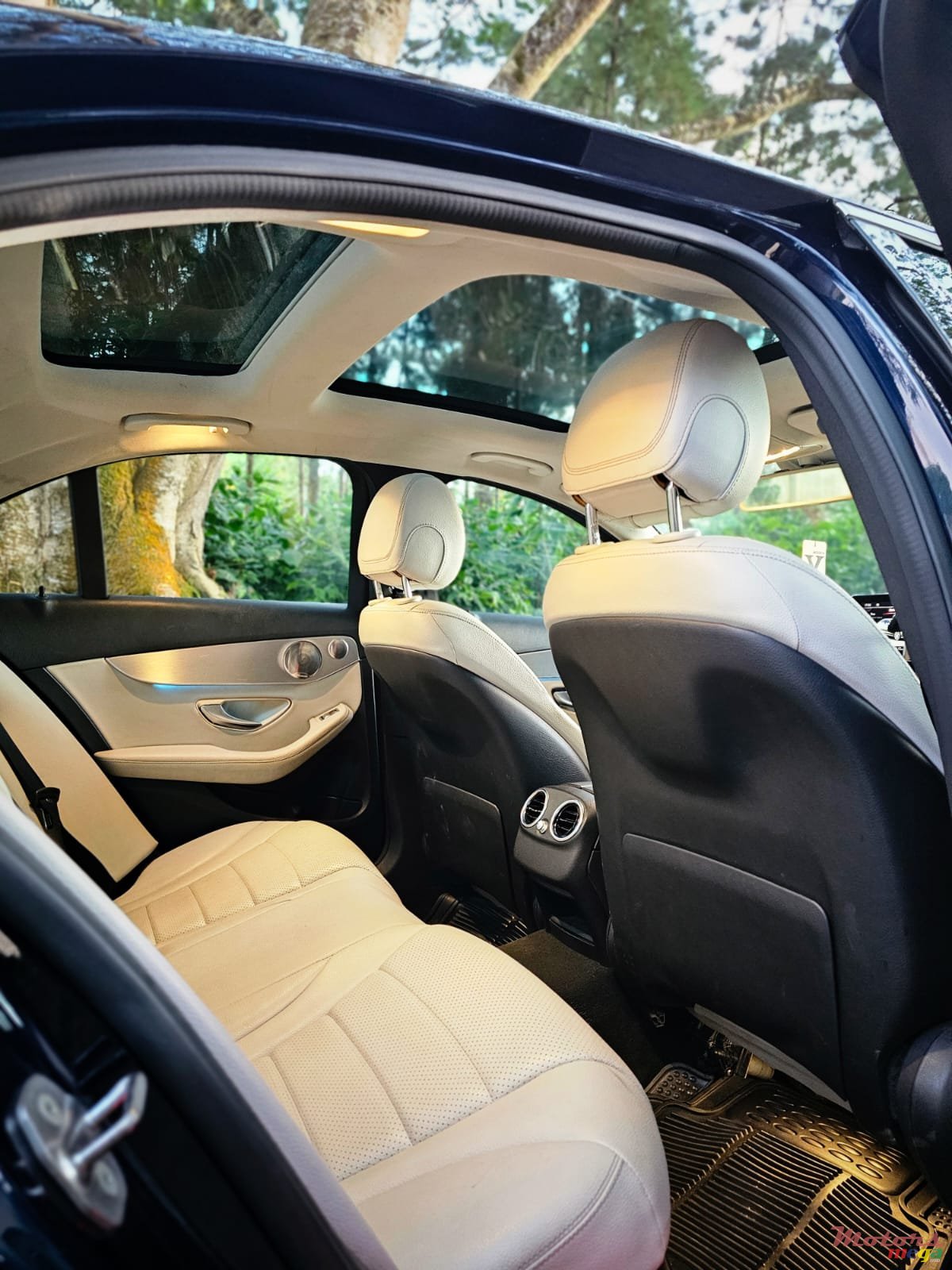 2016' Mercedes-Benz 350 Hybrid photo #3