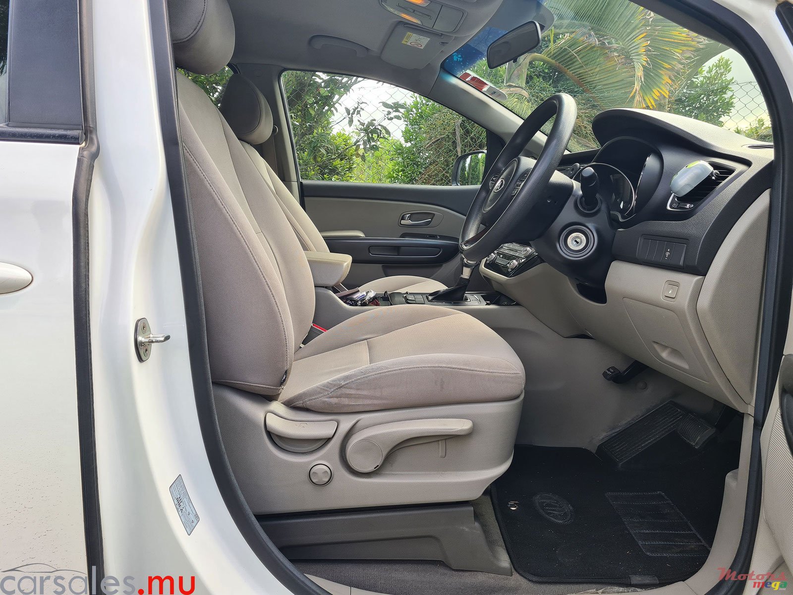 2019' Kia Carnival 11 Seater 2.2 CRDI photo #6