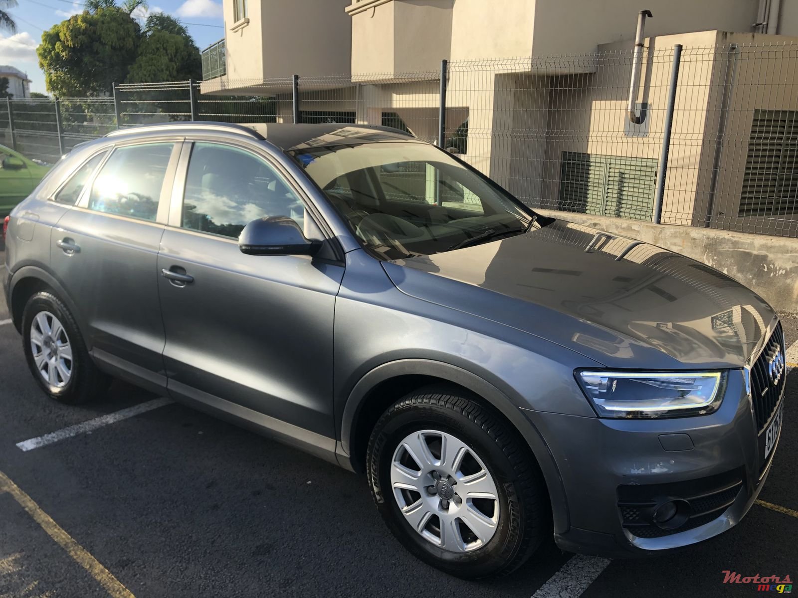 2013' Audi Q3 photo #2