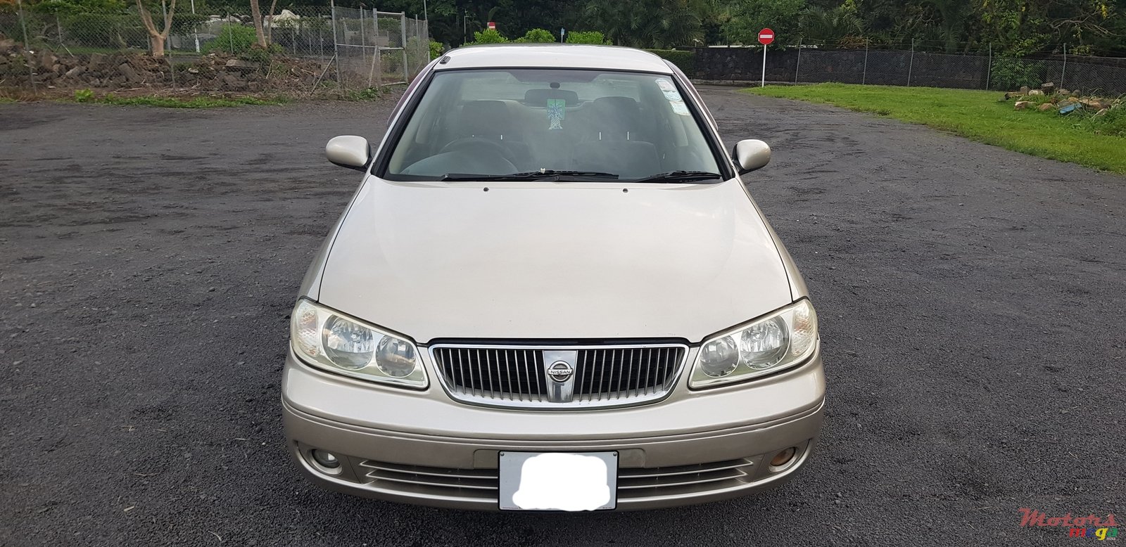 2005' Nissan Sunny VIP saloon photo #3