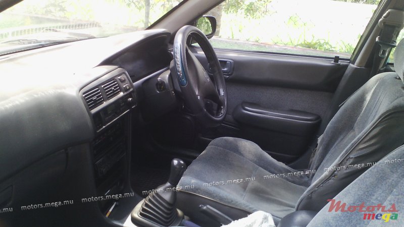 1995' Toyota photo #3