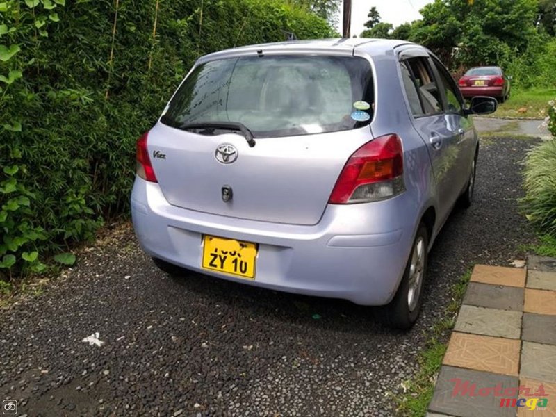 2010' Toyota Vitz AUTOMATIC photo #2