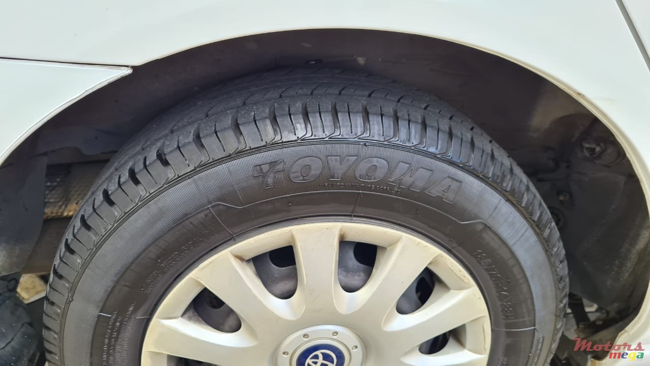 2007' Toyota Aurion photo #3