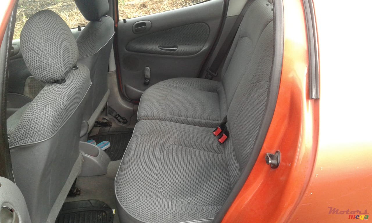 2000' Peugeot 206 photo #4