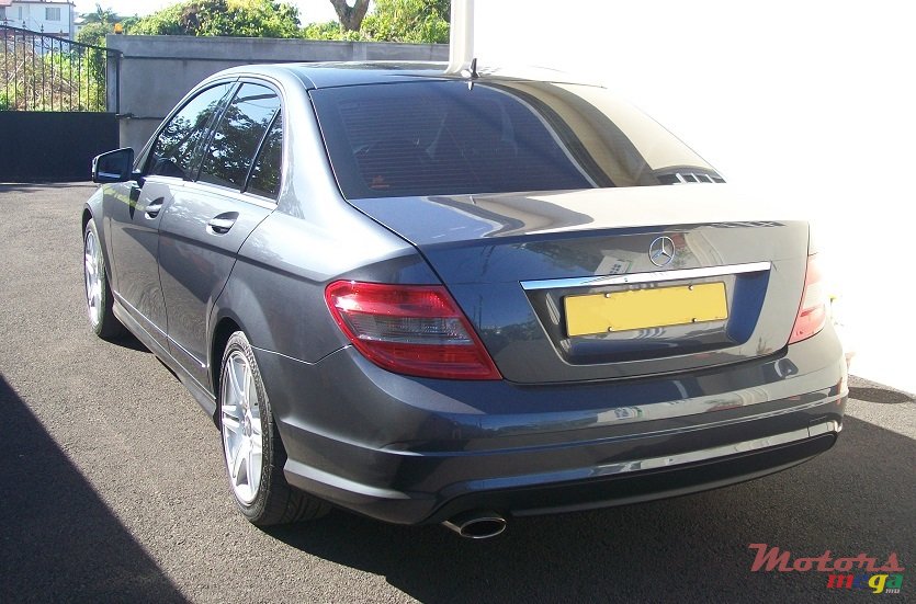 2010' Mercedes-Benz C-Class AMG Pack photo #2