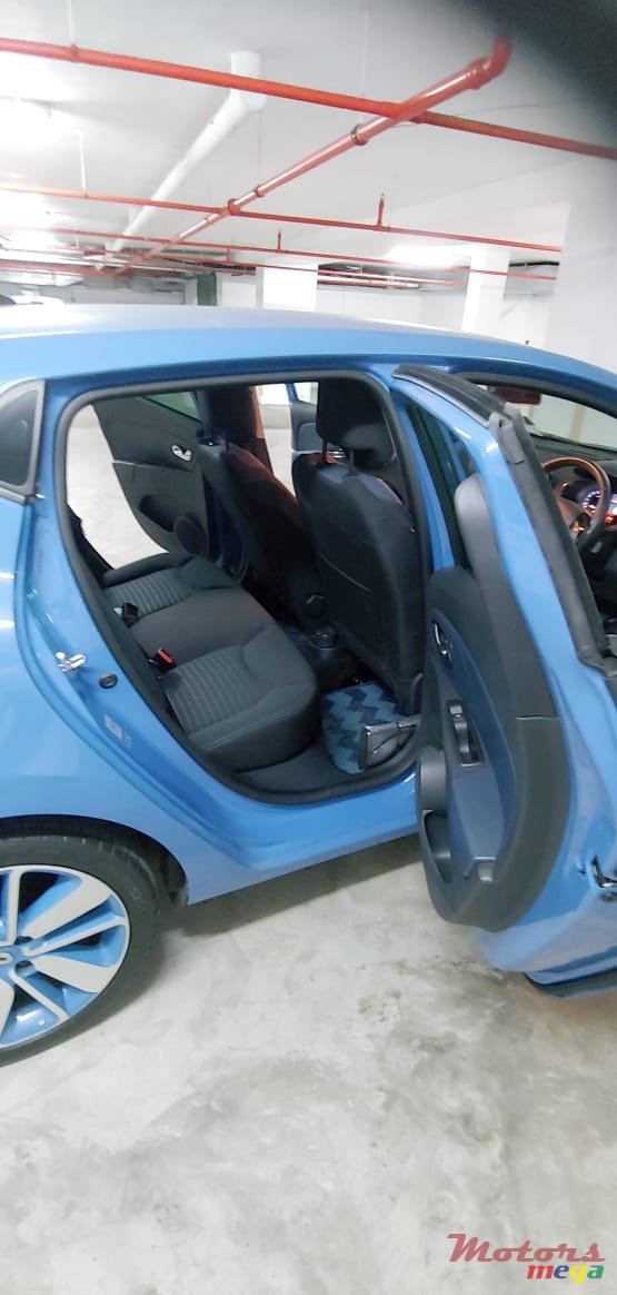 2014' Renault Clio 4 Dynamique photo #7