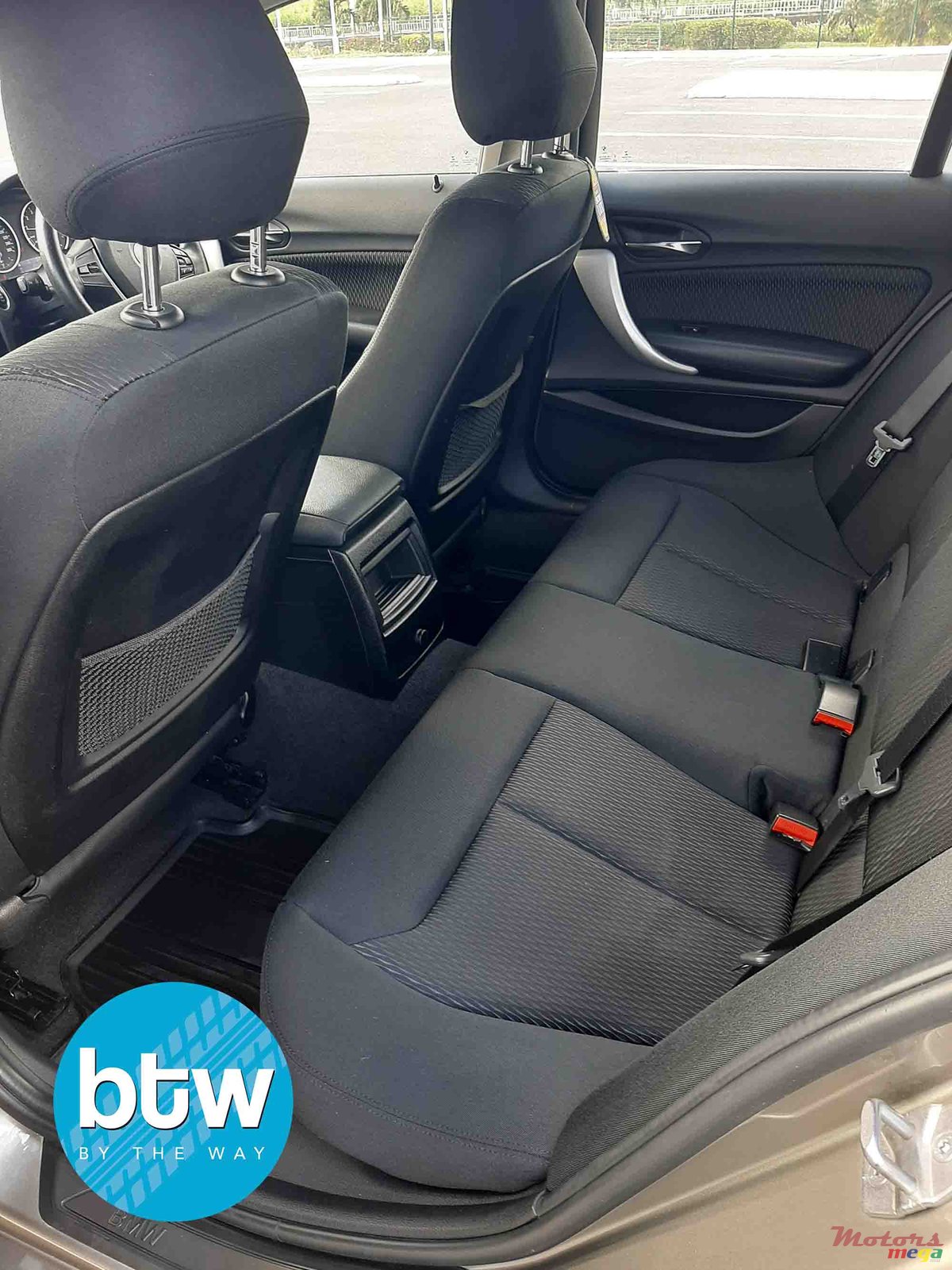 2015' BMW 118 photo #4