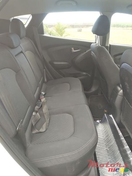 2011' Hyundai ix35 photo #7