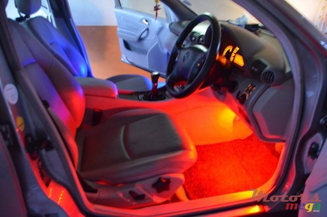 2003' Mercedes-Benz 220 photo #4