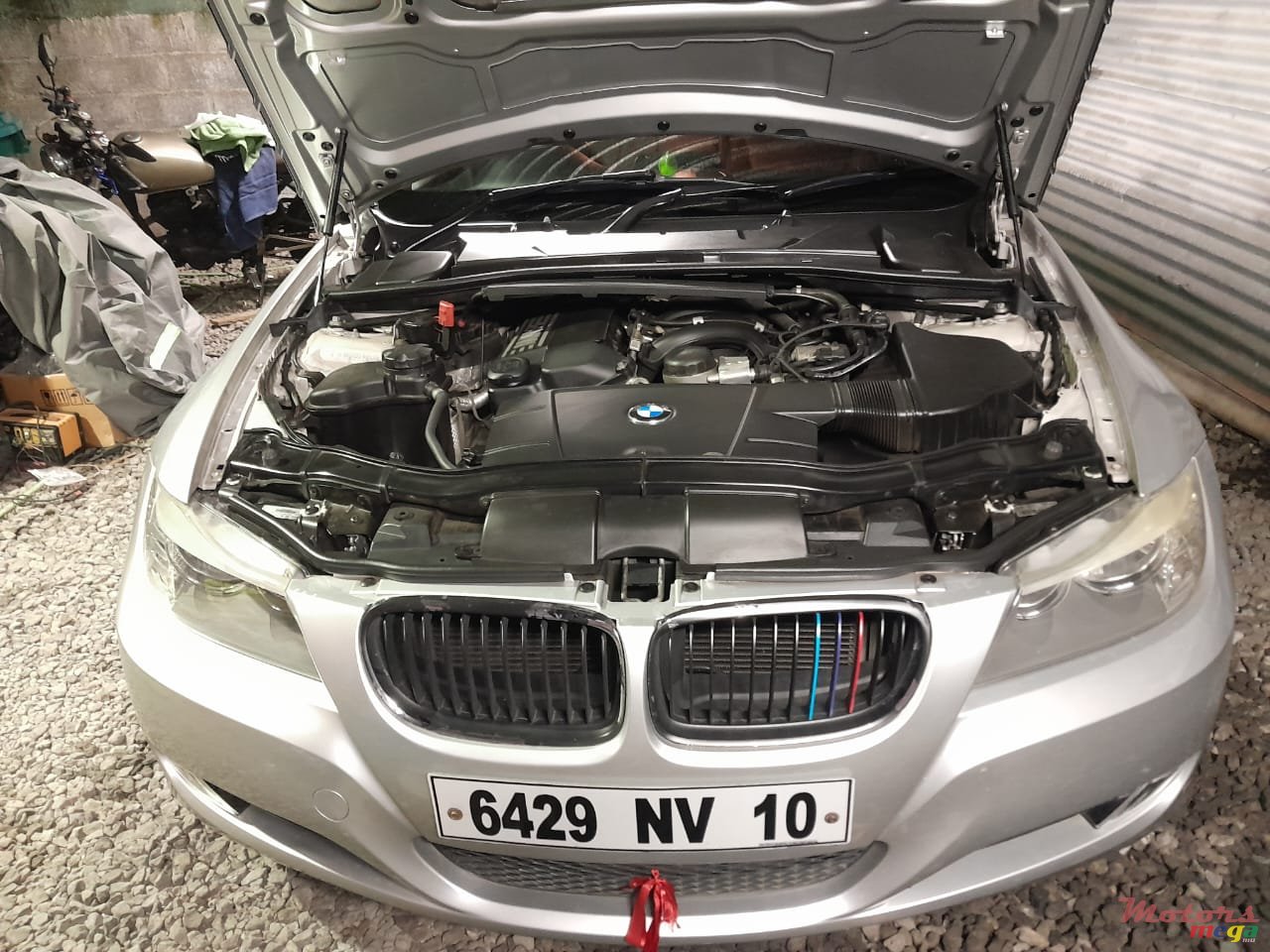 2010' BMW 3 Series photo #1