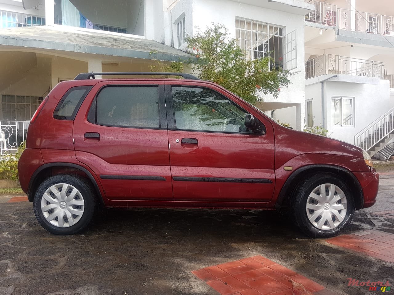 2002' Suzuki Ignis photo #2