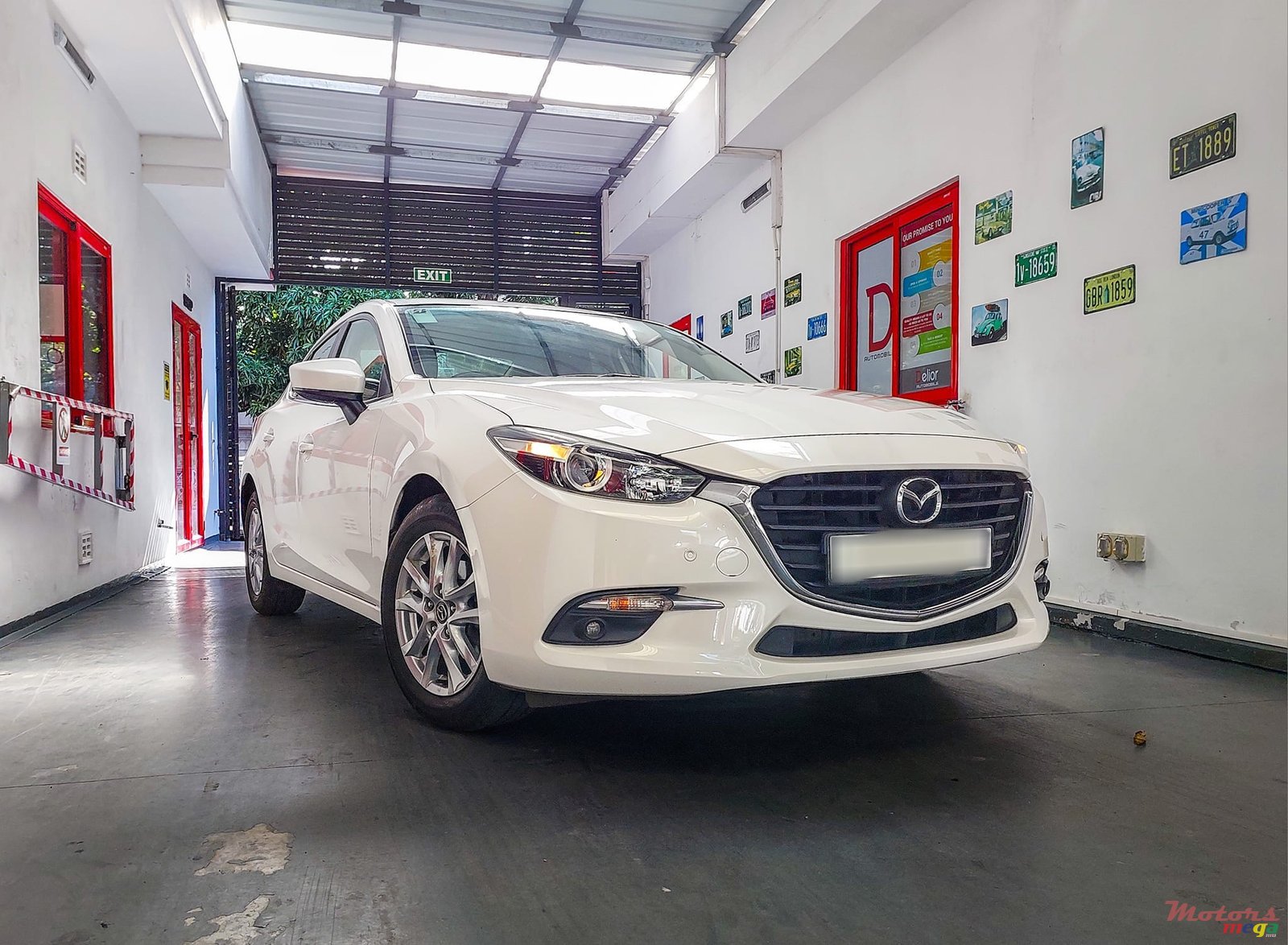 2018' Mazda 3 photo #1