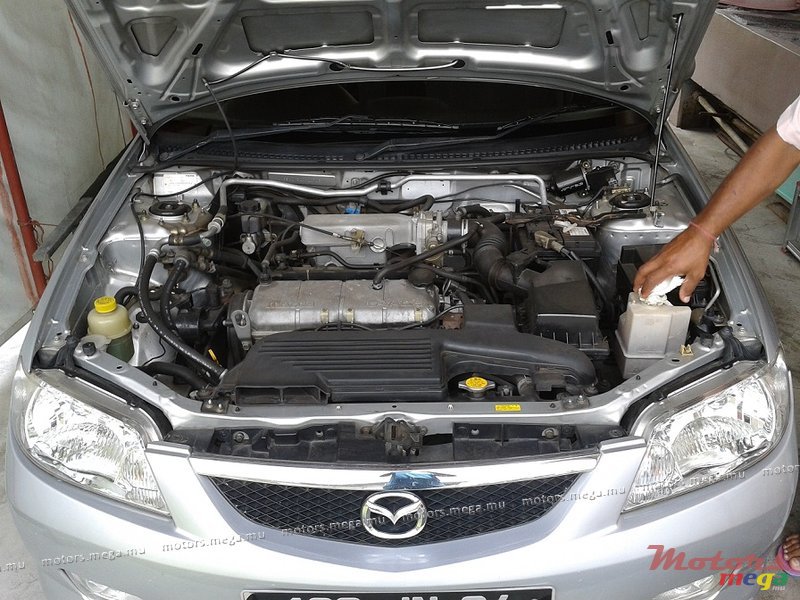 2004' Mazda 323 photo #4