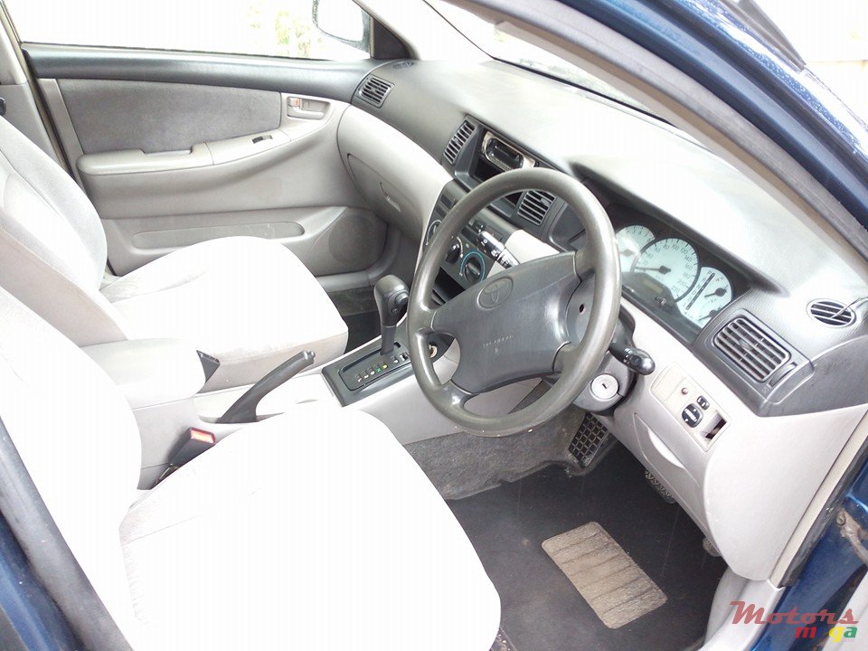 2002' Toyota Corolla photo #2