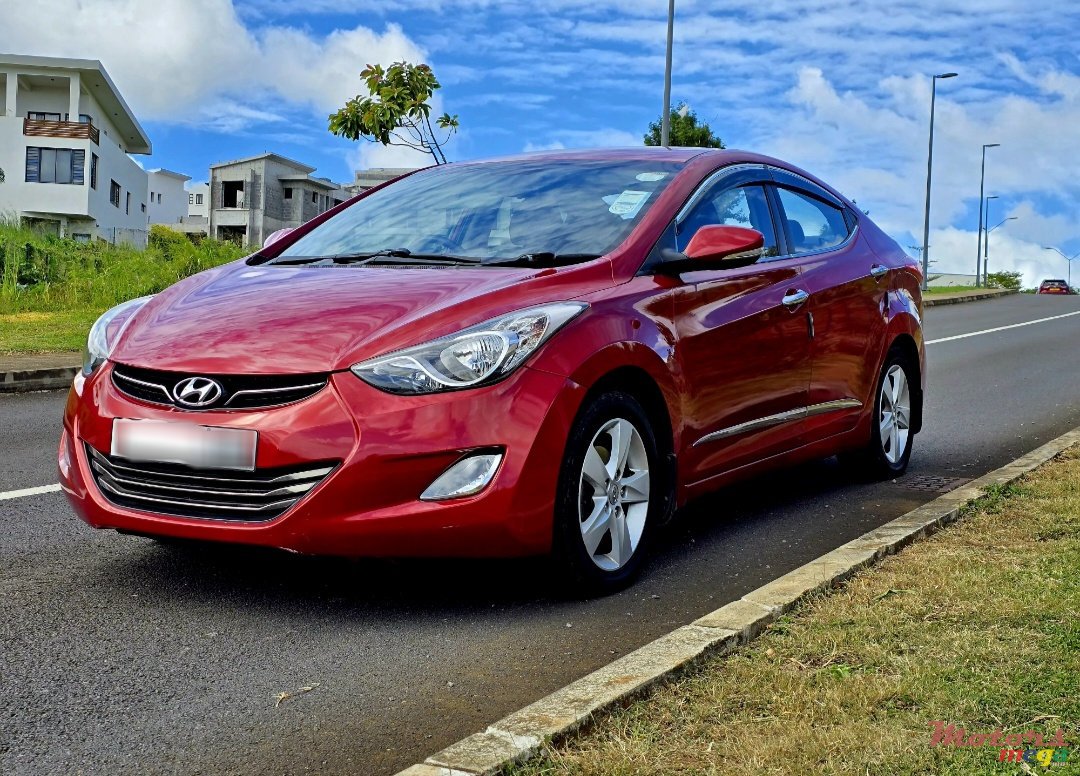 2012' Hyundai Elantra photo #1