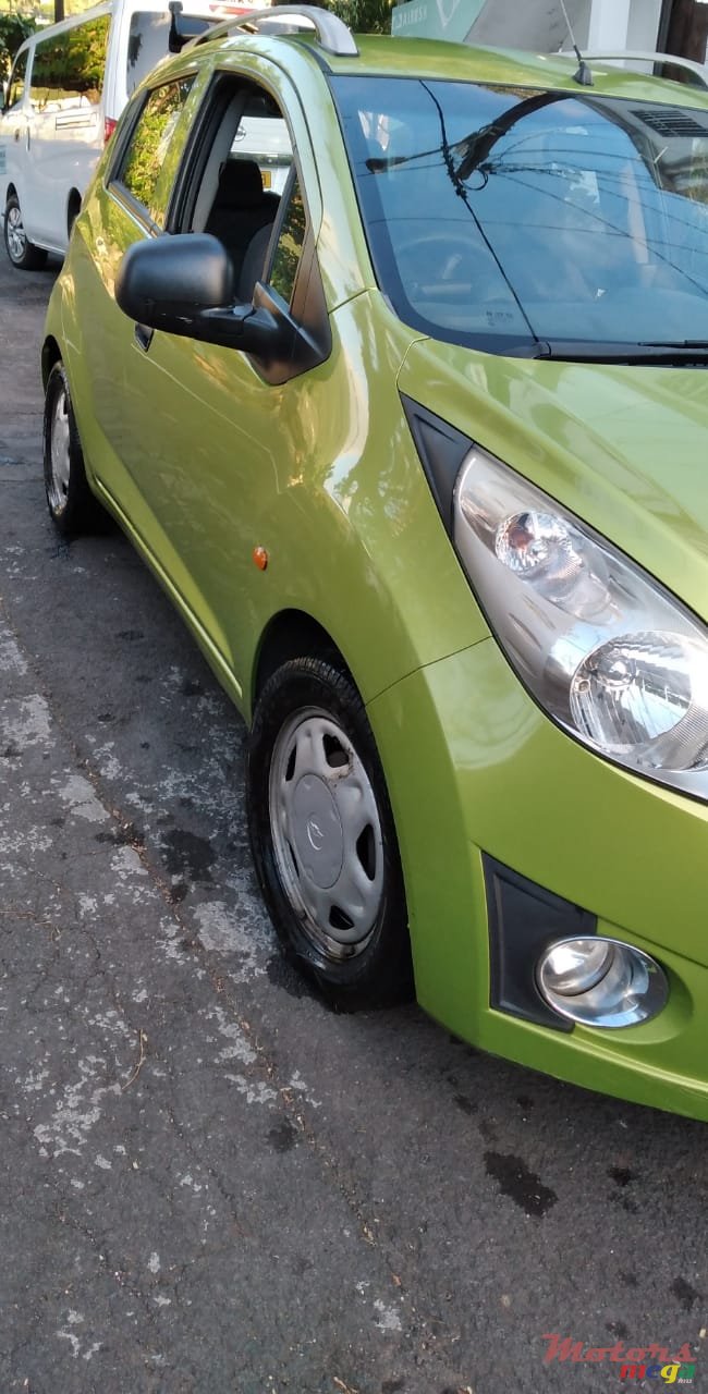 2011' Chevrolet Spark photo #2