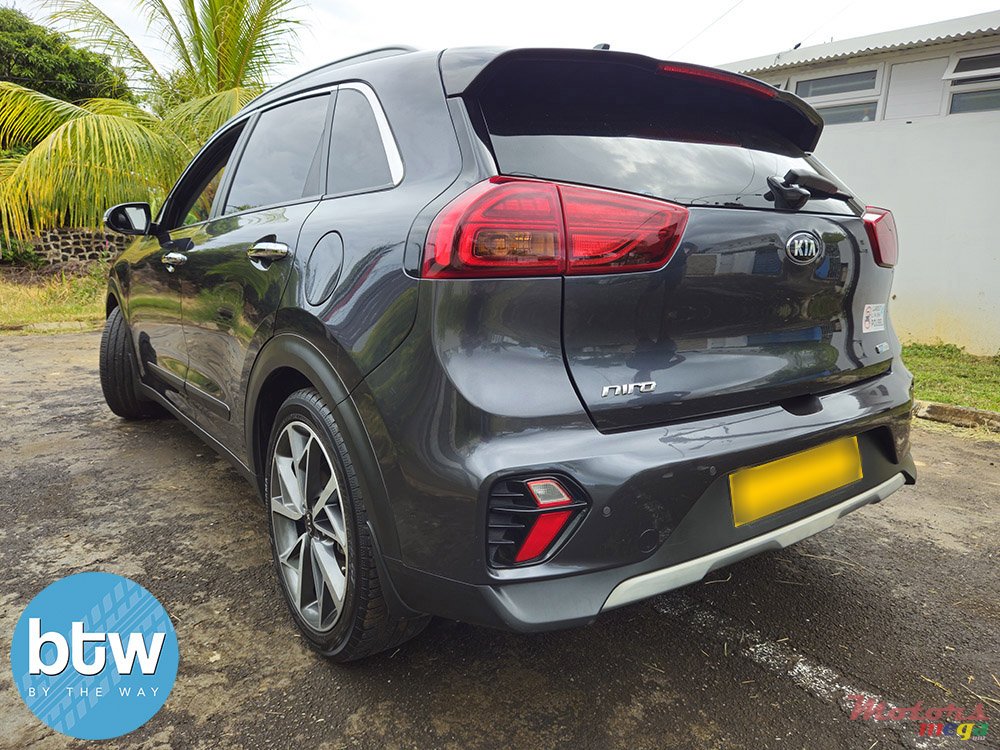 2020' Kia Niro SX PACK HEV photo #4