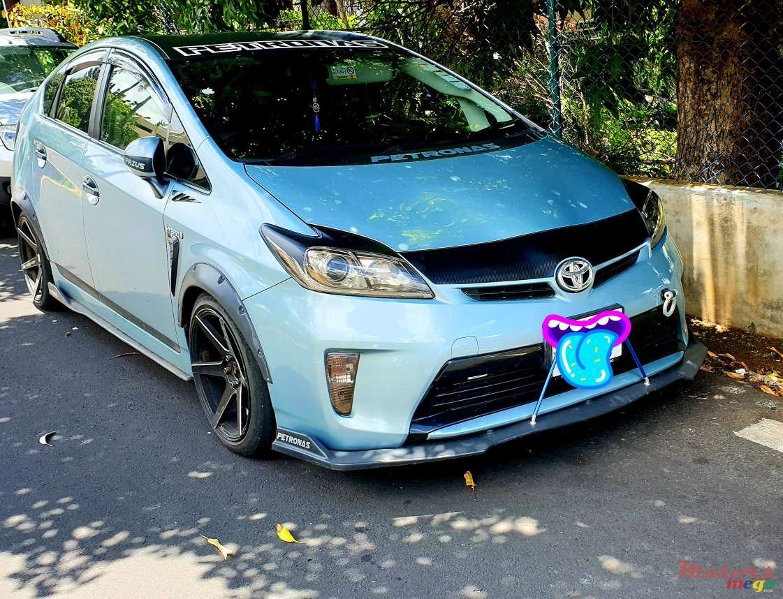 2013' Toyota Prius 1.8 photo #3