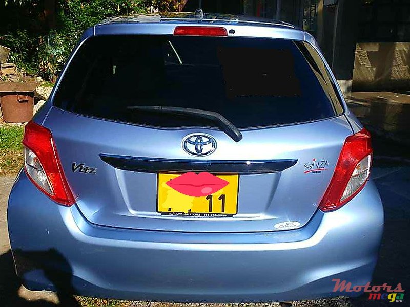 2011' Toyota Vitz photo #2