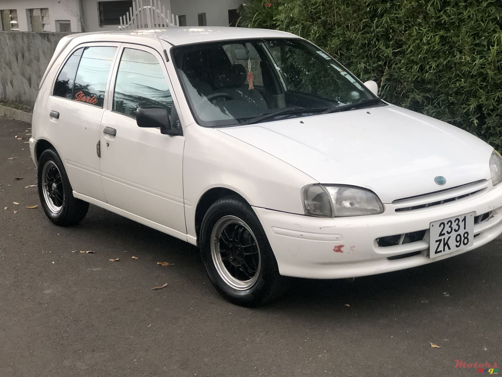 1998' Toyota Starlet photo #1