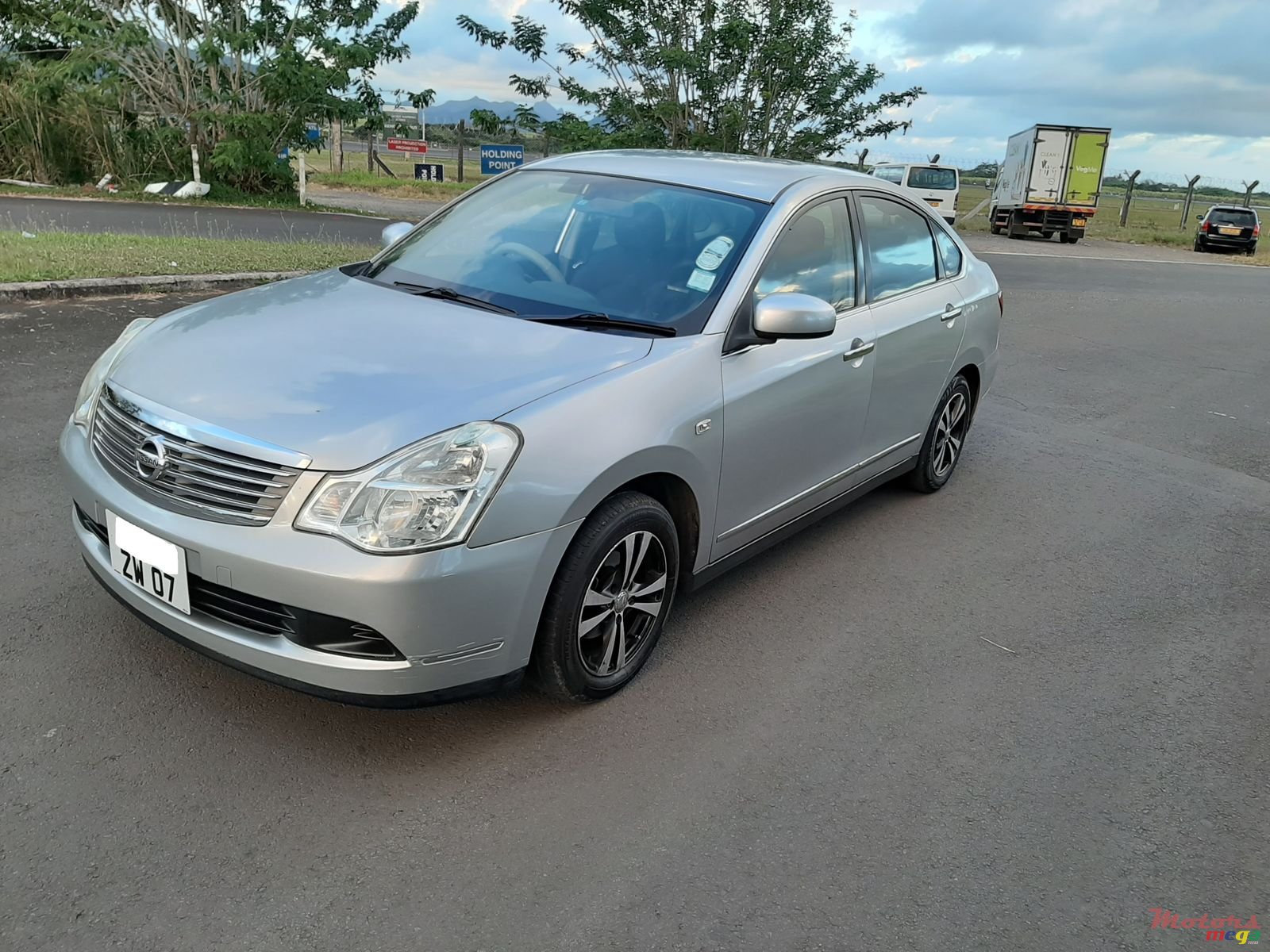 2007' Nissan Bluebird photo #5