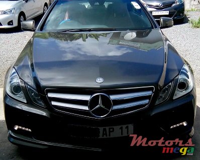 2011' Mercedes-Benz E-Class E250 CGi photo #1