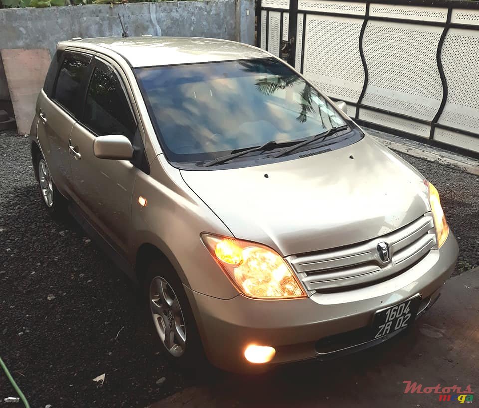 2002' Toyota photo #1