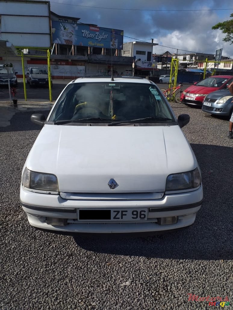 1996' Renault Clio photo #3