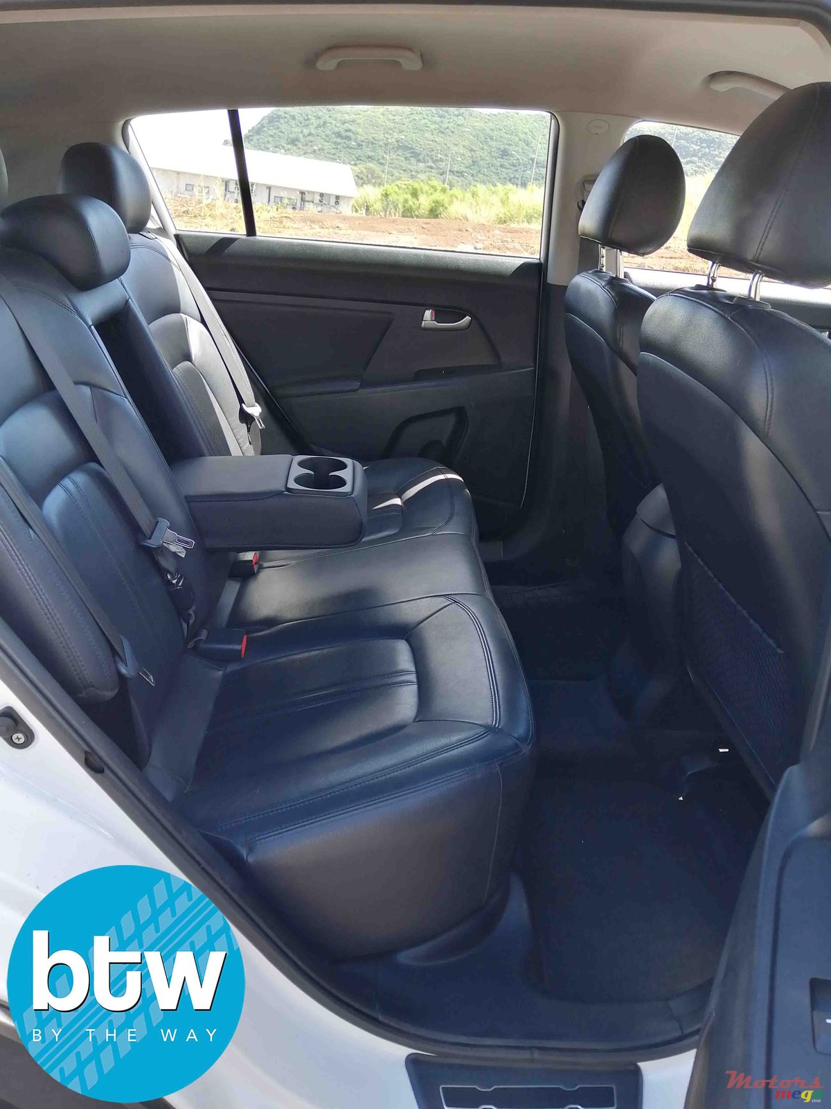 2011' Kia Sportage photo #3