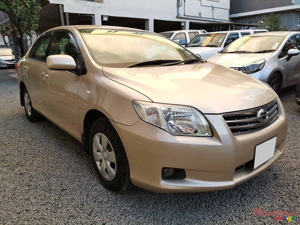 2009' Toyota Axio photo #2