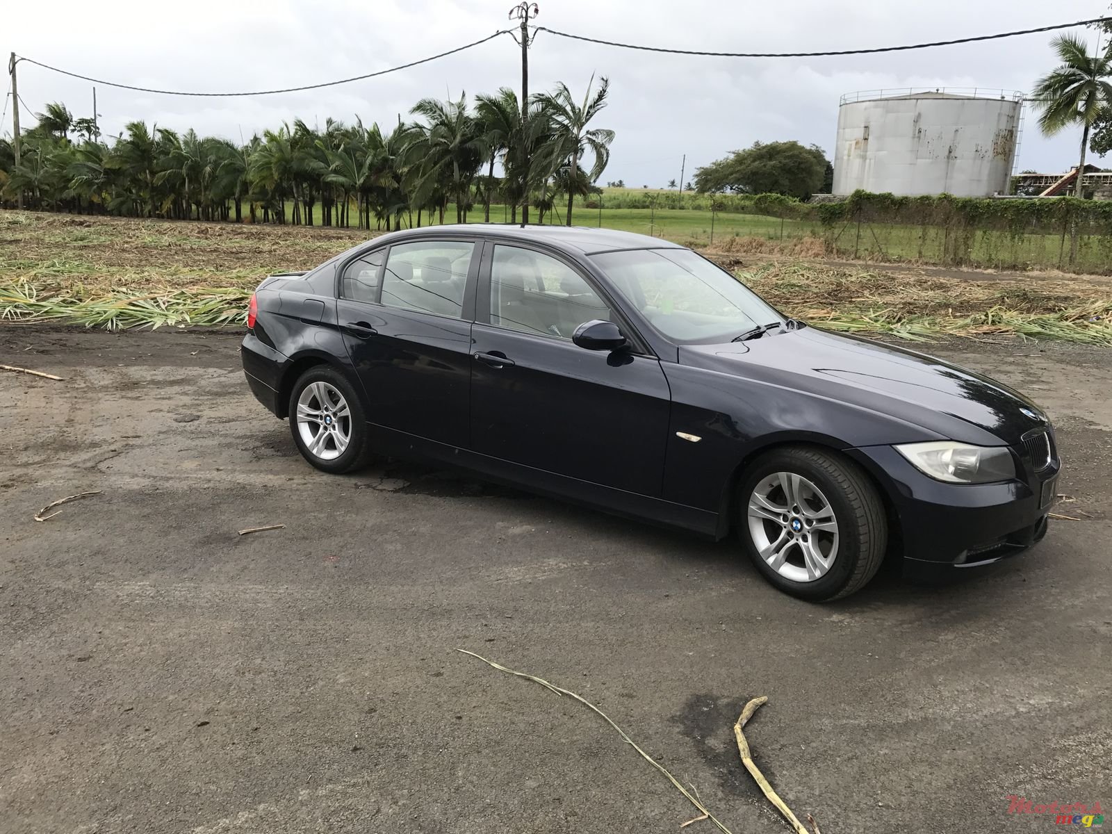 2008' BMW 316 photo #1