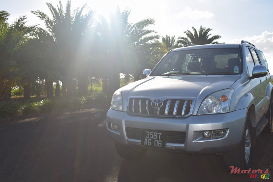 2006' Toyota Land Cruiser Prado photo #6