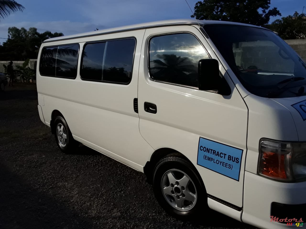 2007' Nissan NP300 photo #3