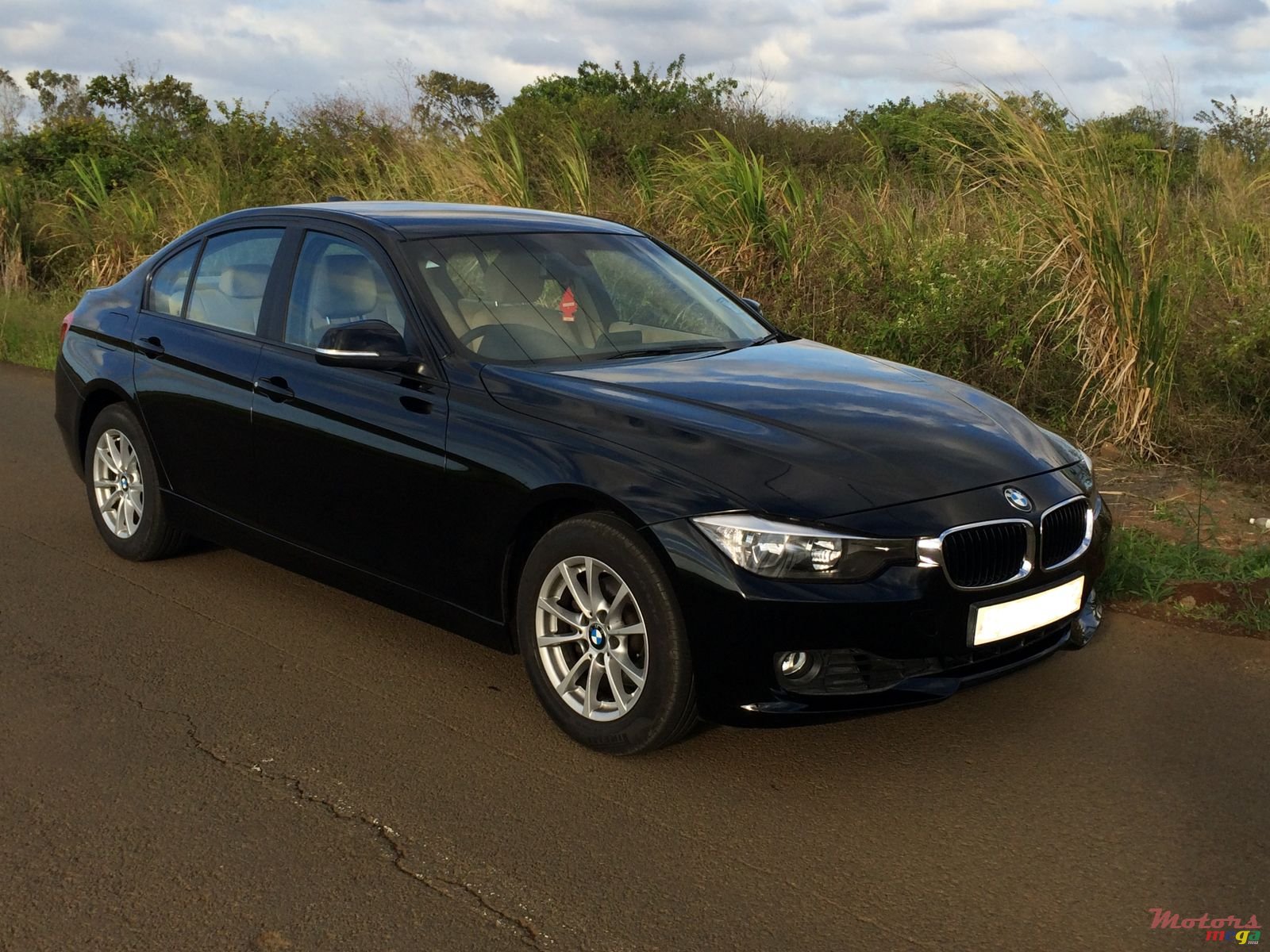 2012' BMW 320 photo #3