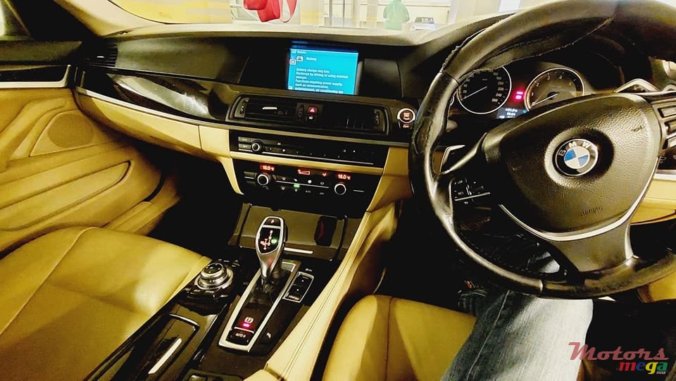 2012' BMW 520 photo #4
