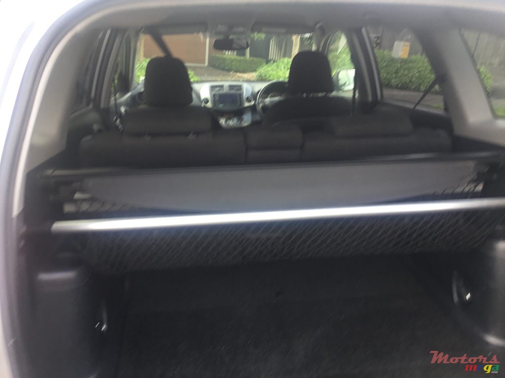 2012' Toyota RAV4 photo #3