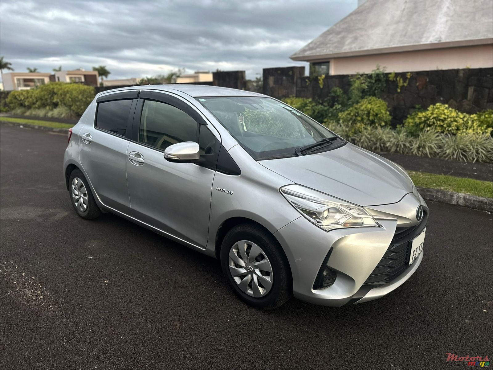 2017' Toyota Vitz Hybrid photo #3