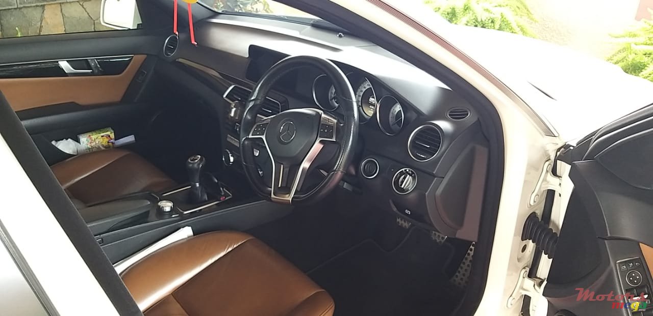 2012' Mercedes-Benz CL 180 photo #3