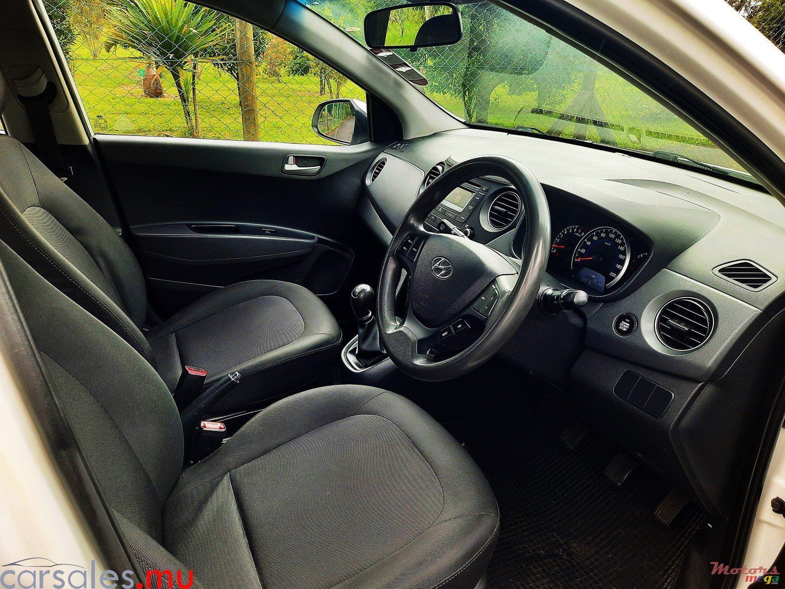 2017' Hyundai i10 1.0 Hatchback photo #6