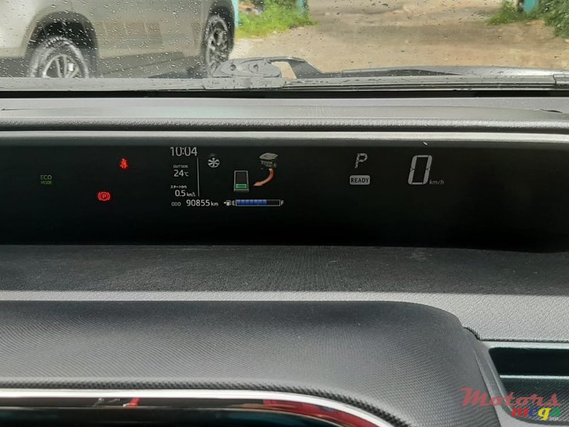 2019' Toyota Aqua photo #3