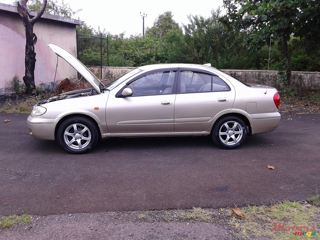 2005' Nissan Sunny N17 Ex-Saloon Limited Edition photo #7