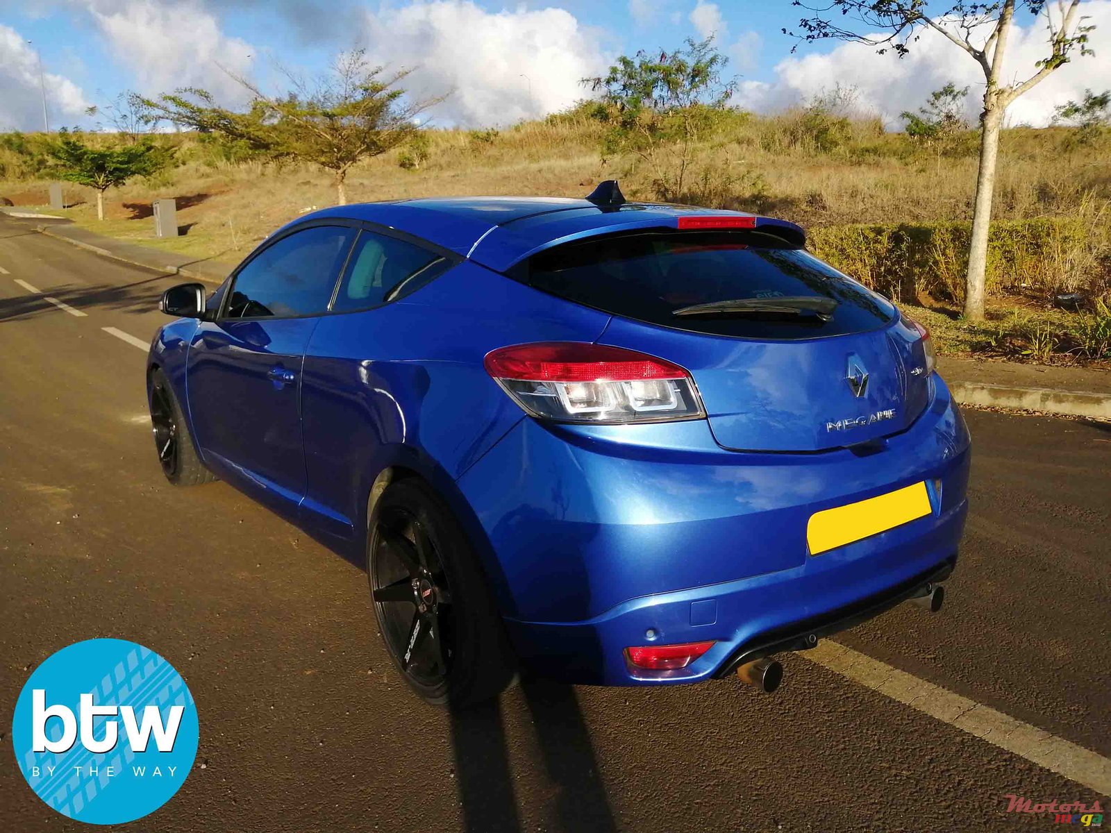 2012' Renault Megane GT Line photo #2