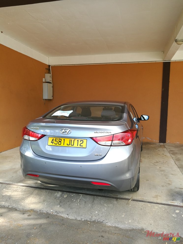 2012' Hyundai Elantra photo #2