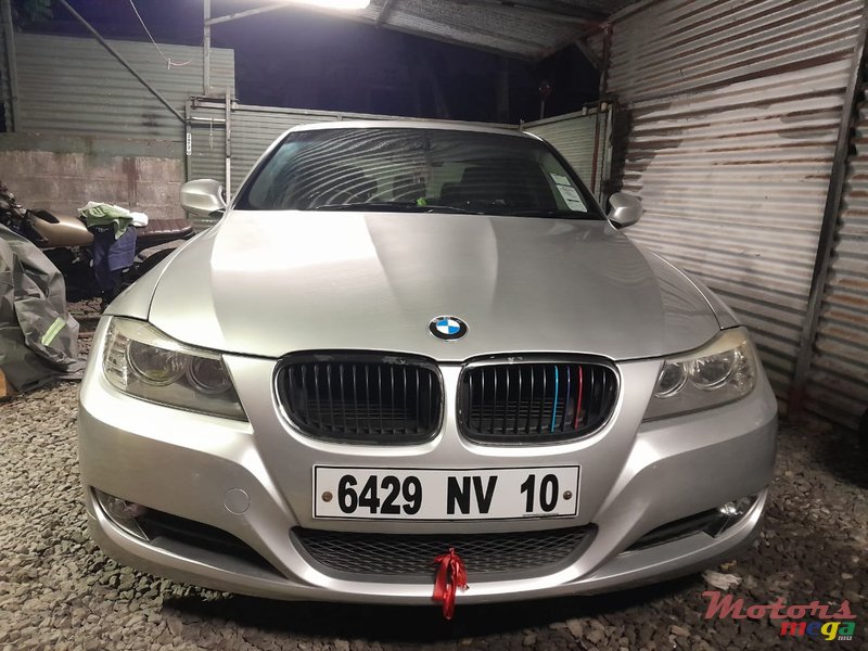 2010' BMW 3 Series photo #5